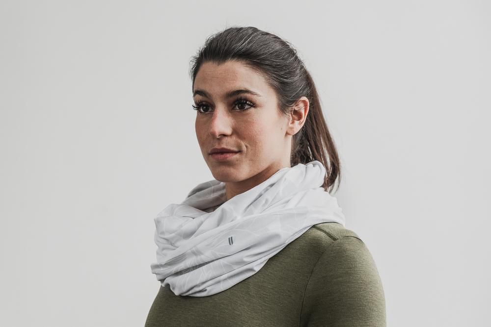 NOBULL Two-Tone Infinity Scarf - White & White Hibiscus - Ireland (4795YZAPN)